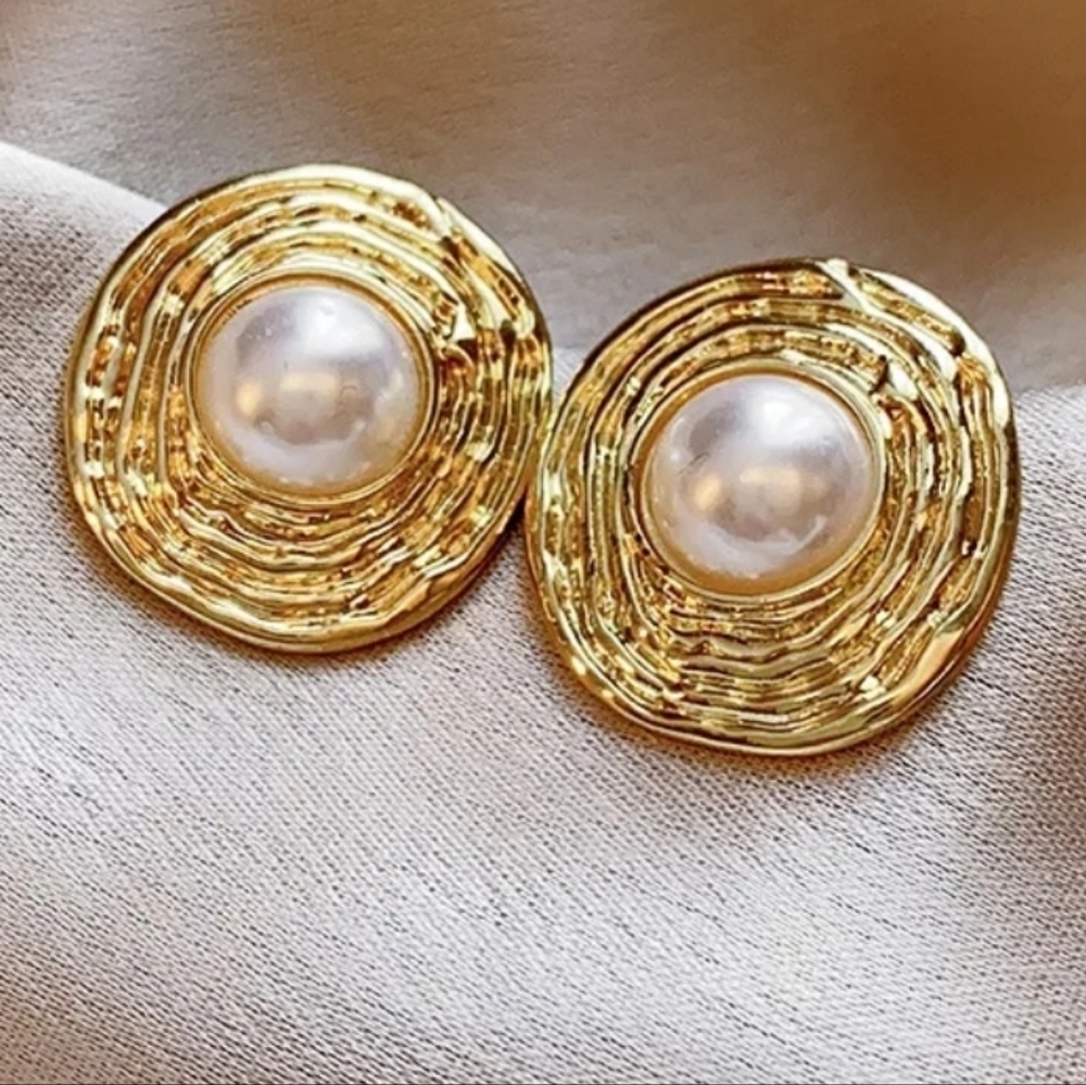 Gold Tone Faux Pearl Round Earrings